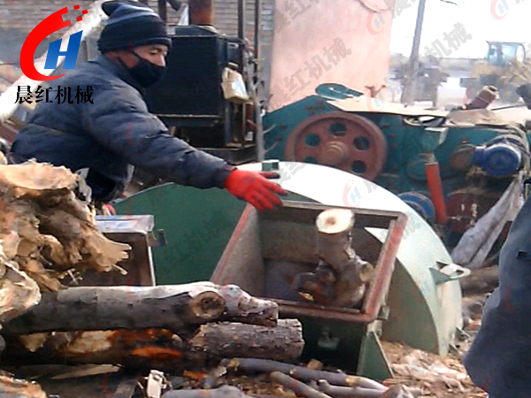 福建木屑機客戶使用現(xiàn)場
