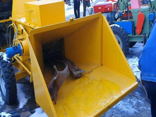 干枯椰子樹葉粉碎機試機視頻